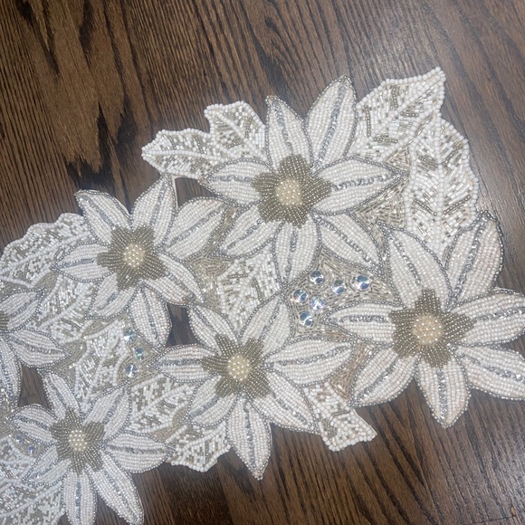 Tahari Home Beaded Table Runner 13x36”White Silver Poinsettia Christmas NWT - Picture 9 of 10